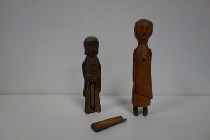 null Deux petites boîtes en bois naturel sculpté à thème érotique figurant deux hommes;...