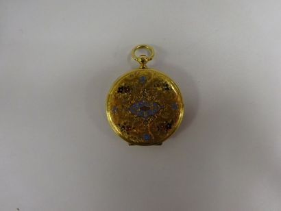 null Petite montre de col en or jaune (750).
Le couvercle du dos à décor gravé de...