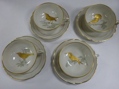 LIMOGES, L. BERNARDAUD & Cie Service à thé en porcelaine polychrome modèle "Les oiseaux...