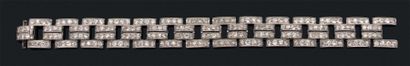null Bracelet articulé en or gris (750) et platine (850) entièrement ornés de diamants...