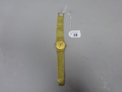null BUECHE-GIROD

Montre bracelet de dame en or jaune (750), boîtier rond, cadran...