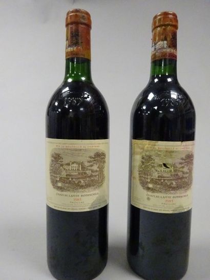 null Château LAFFITE ROTHSCHILD

2 bouteilles 1985.

Niveau légèrement bas et haut...