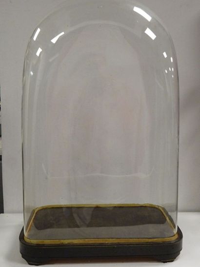 null Globe pour pendule

Socle en bois, globe en verre. 

48 x 30 cm