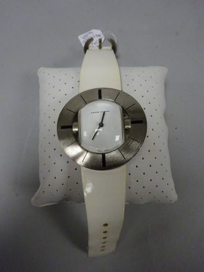 Pierre CARDIN /JAEGER 

Montre bracelet de dame. Boitier cerclé d'un anneau en acier...