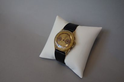 CHRONOGRAPHE SUISSE 

Montre chronomètre bracelet d'homme, boitier rond en or jaune...
