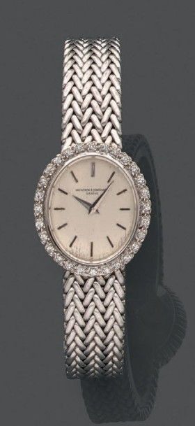 VACHERON CONSTANTIN Montre bracelet de dame en or gris (750).
Boîtier ovale, la lunette...