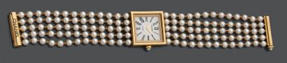 CHANEL, modèle Mademoiselle. 1989 Montre bracelet de dame en or jaune (750).
Boîtier...