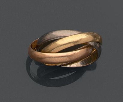 CARTIER, modèle Trinity 
Bague trois anneaux en or (750) de trois couleurs.
Signée...