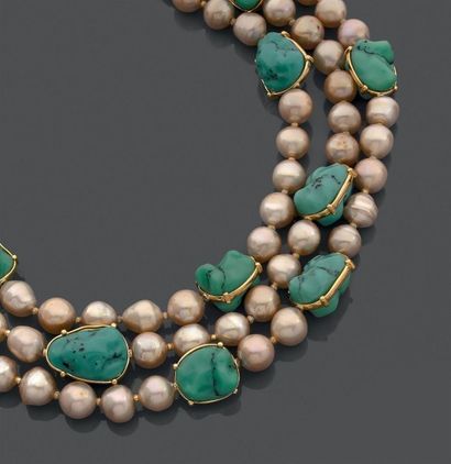 Yves Saint LAURENT Important collier composé de perles baroques fantaisie et cabochons...
