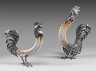 LUIZ FERREIRA (1909-1994) 
Deux sujets figurant une poule et un coq sculptés, le...