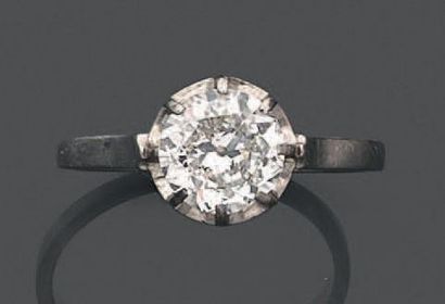 null Bague solitaire en platine (850), ornée d'un diamant taille ancienne en serti...