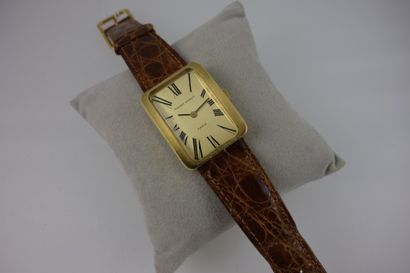 PIERRE CARDIN Montre bracelet d'homme, boitier rectangulaire en or jaune (750) à...