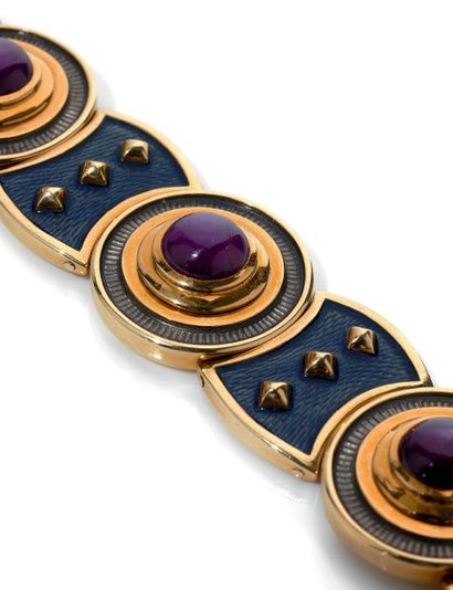 DE VROOMEN Elégant bracelet ruban en or jaune (750) formé de cinq maillons ronds...