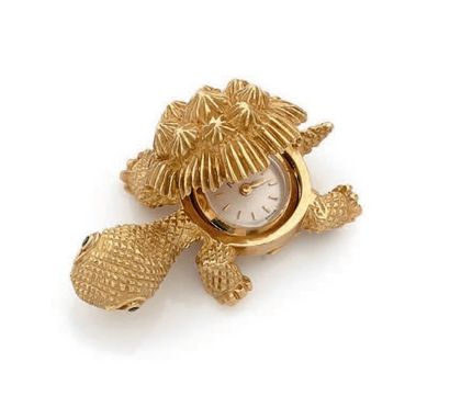 null Montre de poche en or jaune (750) guilloché figurant une tortue, la bouche ouverte.
Les...