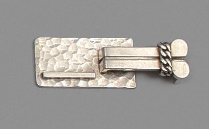 Jean DESPRES (1889-1980) 
Douze porte-couteaux en métal argenté.
Formés d'une base...