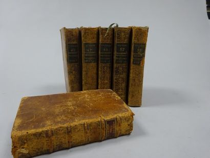 null Lot de 6 volumes reliés :

- Oeuvres complètes de Voltaire, 5 volumes reliés....