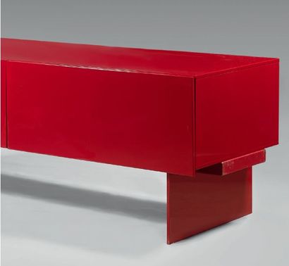 Piero LISSONI pour Cappellini (né en 1956) 
Série “UNI”.
Meuble bas d'applique en...