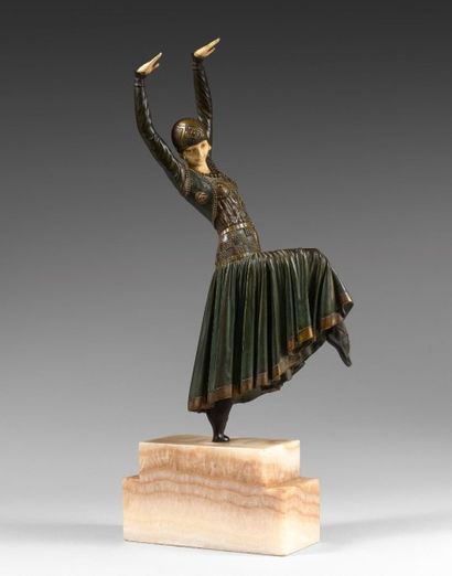 Demeter CHIPARUS (1886-1947) 
Vested Dancer, grand modèle.
Epreuve chryséléphantine...