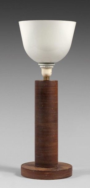 PAUL DUPRE-LAFON (1900-1971) et HERMES PARIS 
Lampe de bureau à fût cylindrique reposant...