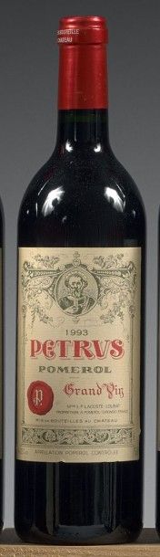 PETRUS Bouteille, 1993.
Niveau bas goulot. Etiquette légèrement abîmée (déchirur...