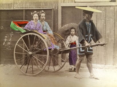 null JAPON Epoque Meiji (1868-1912) 
Album accordéon comprenant 53 photographies...