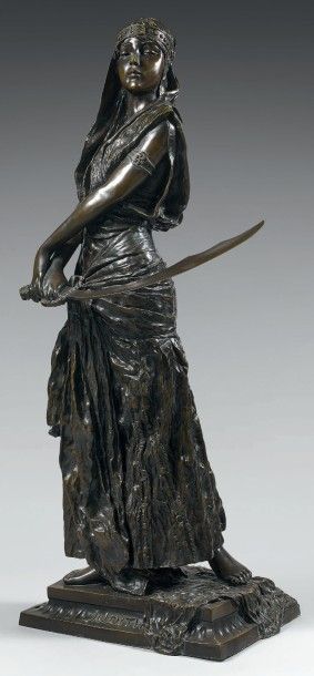 D'Après Emmanuel VILLANIS (1858-1914) 
«Judith».
Epreuve en bronze patine brune.
Signée...