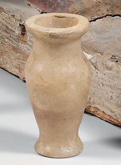 null Vase à fard en albâtre Egypte. H: 10,5 cm. (Restaurations). (Proviendrait du...