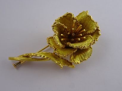 null Broche en or jaune (750) en forme de fleur en partie amati.

Poids : 21,3 g...