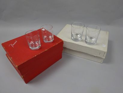 BACCARAT Douze verres à eau et douze verres à whisky en cristal. 

Deux boîtes d'origine...
