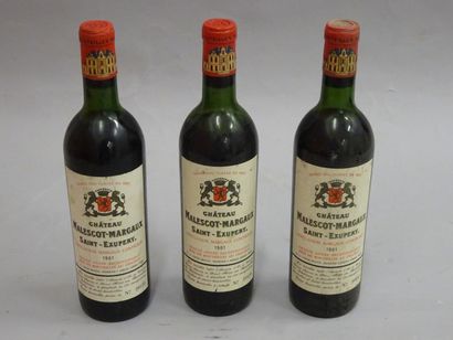 null Château MALESCOT-MARGAUX-SAINT EXUPERY 

3 bouteilles, 1961.

Niveaux légèrement...