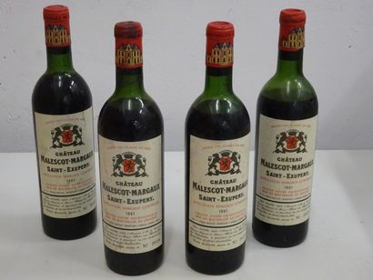 null Château MALESCOT-MARGAUX SAINT-EXUPERY

4 bouteilles, 1961. 

Niveau très légèrement...