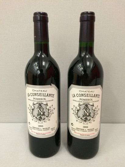 null Château LA CONSEILLANTE

2 bouteilles, 1993.

Niveau légèrement bas.

Etiquettes...