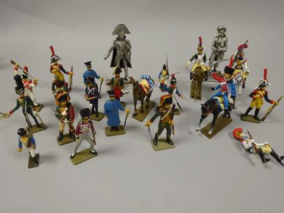 STARLUX Ensemble de soldats et cavaliers en plomb peint.