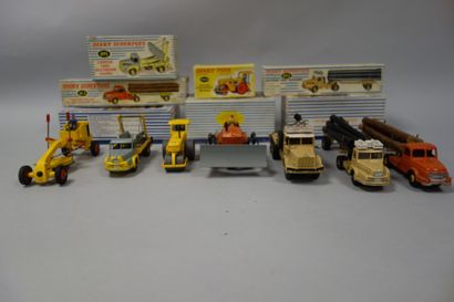 null DINKY SUPERTOYS

Lot comprenant :

- Un tracteur Unic Saharien n°893. 

- Un...