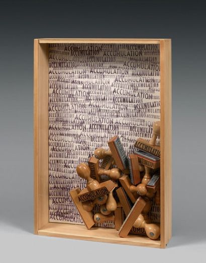 Pierre Armand FERNANDEZ dit ARMAN (1928-2005) 
Accumulation de tampons encreurs.
Tableau-sculpture...