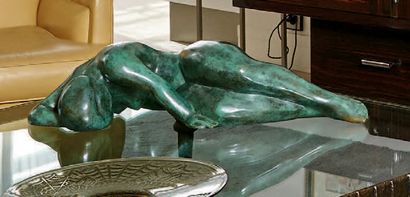 Ferdinand PARPAN (1902-2004) 
Femme endormie.
Épreuve en bronze à patine verte, signée,...
