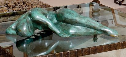Ferdinand PARPAN (1902-2004) 
Femme endormie.
Épreuve en bronze à patine verte, signée,...