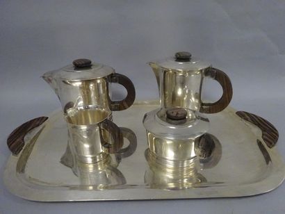 ERCUIS 

Service à thé café en métal argenté, anses et fretels en bois, comprenant:...