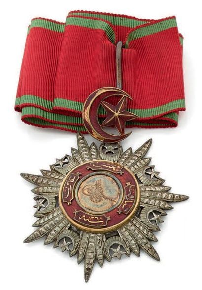 TURQUIE 
Ordre du Medjidié, fondé en 1852, bijou de IIIe classe (commandeur) en argent...