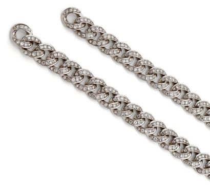 POMELLATO 
Deux bracelets pouvant former collier en or gris (750) à grosse maille...