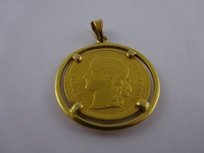 France Pièce de 20 francs suisse en or 1886 montée en pendentif monture or jaune...