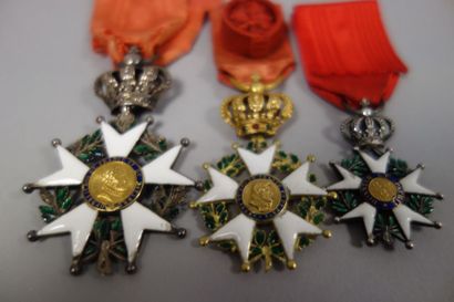 Ordre de la Légion d'honneur 

Trois Croix :

- une d'Officier en or (750) et émail,...