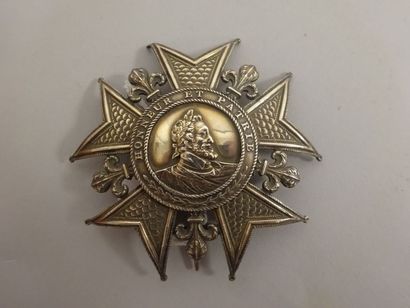 Ordre de la Légion d'honneur 

Plaque de Grand Officier en argent (min 800).

Epingle...