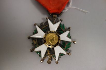 Ordre de la Légion d'honneur 

Deux Croix de Chevalier en argent (min 800), or (750)...