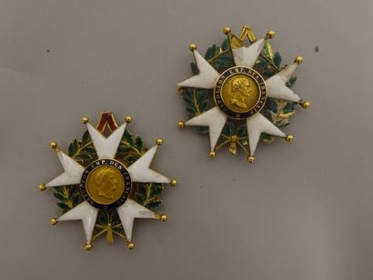 Ordre de la Légion d'honneur 

Deux débris de Croix de Commandeur en or (750) et...