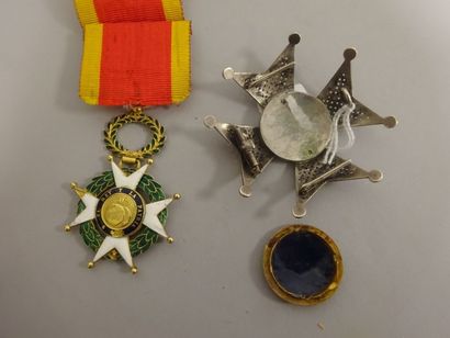 Espagne 

Ordre de Saint Ferdinand d’Espagne.

- Croix d’Officier en or (750) et...