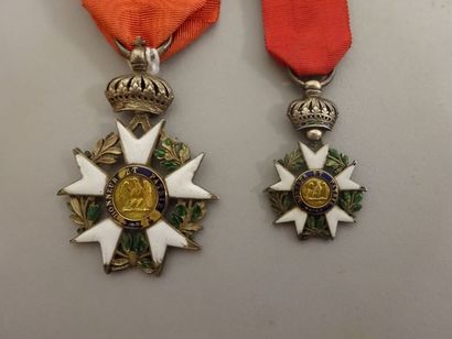 Ordre de la Légion d’honneur 

Deux Croix de Chevalier en argent (950), or (750)...