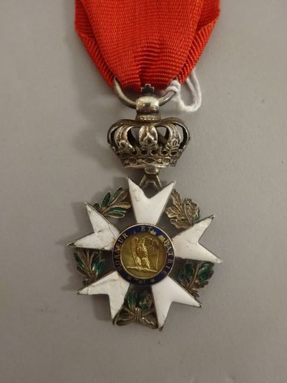 Ordre de la Légion d'honneur 

Croix, modèle du 3ème type en argent (min 800), or...
