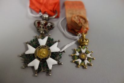Ordre de la Légion d'honneur 

Deux Croix de Chevalier :

- une du modèle du 4ème...