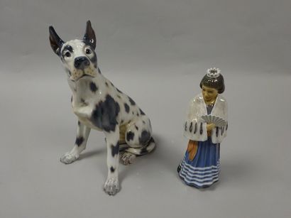 COPENHAGUE 


Deux sujets en porcelaine polychrome représentant une jeune femme et...